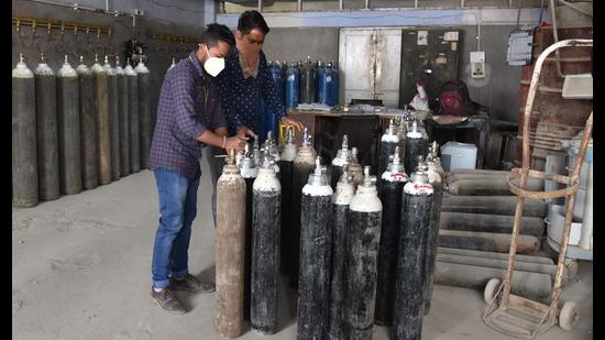 Amritsar hospitals continue to face shortage of oxygen Amritsar hospitals continue to face shortage of oxygen