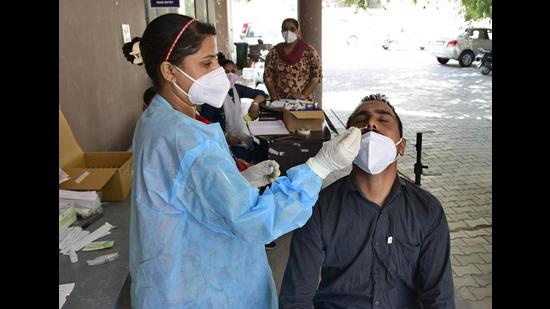 Ludhiana, India – April 25, 2021: Due to Sunday lockdown barely few residents visited testing centre at the Civil Surgeon office in Civil Lines, Ludhiana, April 25, 2021. (Photo by /Hindustan Times) (Harsimar Pal Singh/HT)