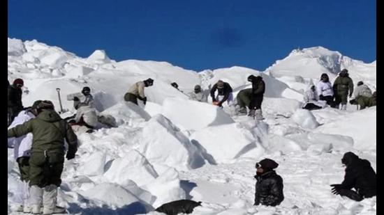 2 Punjab soldiers killed in avalanche in Siachen 2 Punjab soldiers killed in avalanche in Siachen