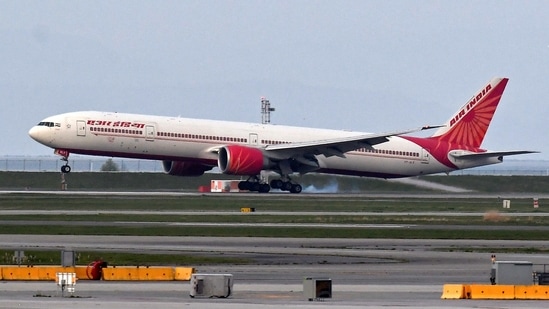 Air India flight 185 arrives from New Delhi, narrowly beating the cut-off after Canada's government temporarily barred passenger flights from India and Pakistan for 30 days, at Vancouver International Airport in Richmond, British Columbia, Canada(REUTERS)