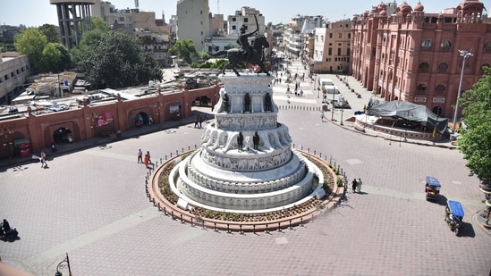 A deserted view of Heritage Street during a lockdown imposed to curb the spread of coronavirus disease, in Amritsar, Punjab. (Sameer Sehgal /Hindustan Times)