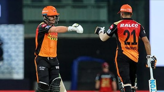 David Warner and Manish Pandey (right) in action against RCB in IPL 2021.(IPL/BCCI)