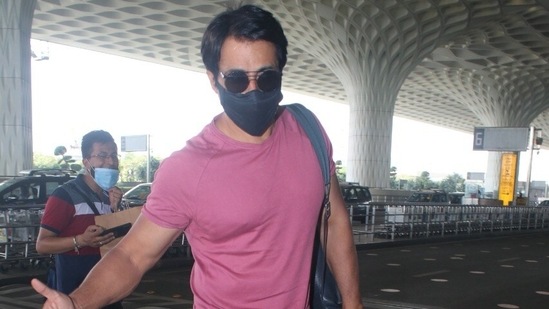 Sonu Sood was spotted at Mumbai airport. He recently recovered from Covid-19.(Varinder Chawla)