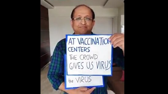 The image shows Dr. Tushar Shah showing some tips for those going to vaccination centres for getting the Covid-19 vaccine.(Twitter@DoctorLFC) The image shows Dr. Tushar Shah showing some tips for those going to vaccination centres for getting the Covid-19 vaccine.(Twitter@DoctorLFC)