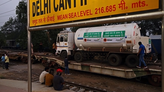 The first "Oxygen Express" train pulled into New Delhi, on April 27, carrying about 70 tonnes of the life-saving gas from Chhattisgarh, as part of nationwide efforts to divert critical oxygen supplies from industrial users to medical facilities. (Anindito Mukherjee / Bloomberg) The first "Oxygen Express" train pulled into New Delhi, on April 27, carrying about 70 tonnes of the life-saving gas from Chhattisgarh, as part of nationwide efforts to divert critical oxygen supplies from industrial users to medical facilities. (Anindito Mukherjee / Bloomberg)
