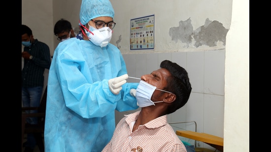 90% vaccination centres closed in Moga amid shortage of Covid shots 90% vaccination centres closed in Moga amid shortage of Covid shots