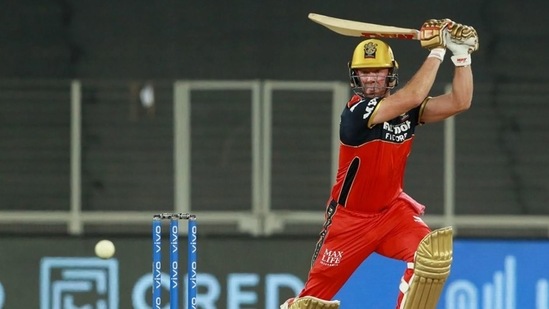 AB de Villiers slammed an unbeaten 75 off 42 balls and became the 2nd overseas players to score 5000 IPL runs(IPL)