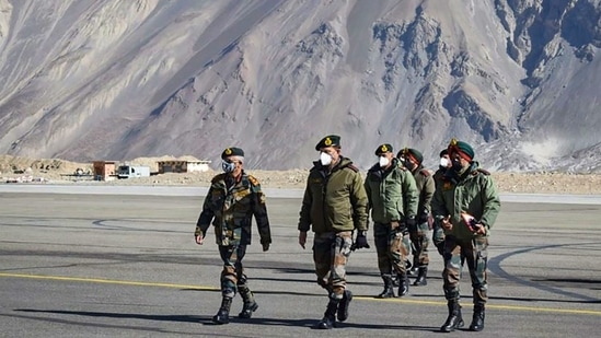 Gen MM Naravane #COAS visited #Siachen and #EasternLadakh and reviewed the operational preparedness. #COAS also interacted with the troops and complimented them for their steadfastness & high morale, while being deployed in some of the harshest terrain, altitude and weather conditions. (PTI) Gen MM Naravane #COAS visited #Siachen and #EasternLadakh and reviewed the operational preparedness. #COAS also interacted with the troops and complimented them for their steadfastness & high morale, while being deployed in some of the harshest terrain, altitude and weather conditions. (PTI)