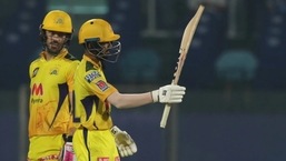 CSK beat SRH by 7 wickets