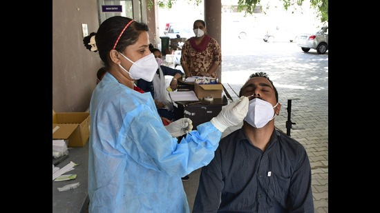 The district’s cumulative death count has now gone up to 1, 377. (Harsimar Pal Singh/HT) The district’s cumulative death count has now gone up to 1, 377. (Harsimar Pal Singh/HT)
