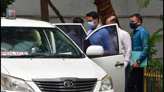 NIA produces Mumbai Crime branch officer Sunil Mane for his alleged role in Antilia bomb scare and Mansukh Hiran murder case to a sessions court in Mumbai on April 23. (File photo)