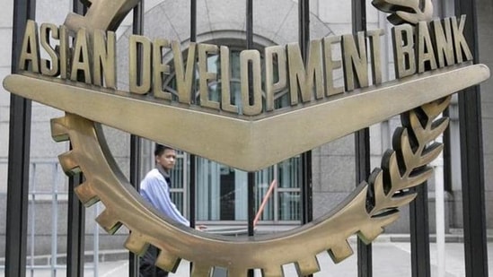 ADB said the vaccine drive and large government stimulus will help economic activity continue to recover.(HT Photo) ADB said the vaccine drive and large government stimulus will help economic activity continue to recover.(HT Photo)