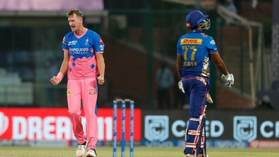 IPL's most expensive player Chris Morris provided RR with crucial wickets. He first picked up the wicket of MI's skipper and then broke a 34-run stand between de Kock and Suryakumar Yadav by dismissing the latter. (IPL/Twitter)