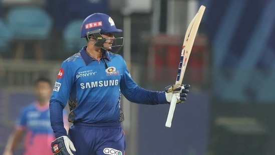 Quinton de Kock brought up his first half-century of IPL 2021 and along with Kieron Pollard's 8-ball 16, guided his team to a seven-wicket win in 18.3 overs.(IPL/Twitter)