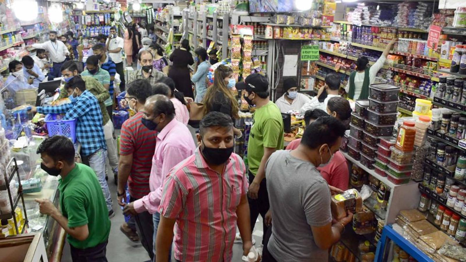 Ludhiana Residents Throng Markets Hours Before Weekend Lockdown Sets In 