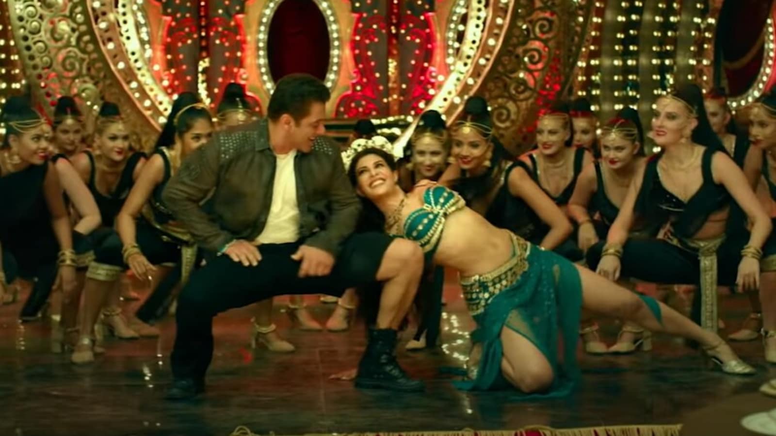 Radhe song Dil De Diya: Salman Khan rolls up pant leg for quirky dance step with Jacqueline Fernandez