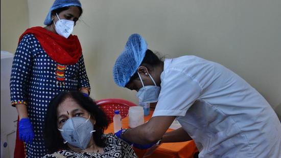 Apollo Hospitals Group said it will be the first private hospital in the country to start vaccinations for people in the 18-44 age group on a limited scale from May 1 (Representative image) (HT PHOTO/Praful Gangurde) Apollo Hospitals Group said it will be the first private hospital in the country to start vaccinations for people in the 18-44 age group on a limited scale from May 1 (Representative image) (HT PHOTO/Praful Gangurde)