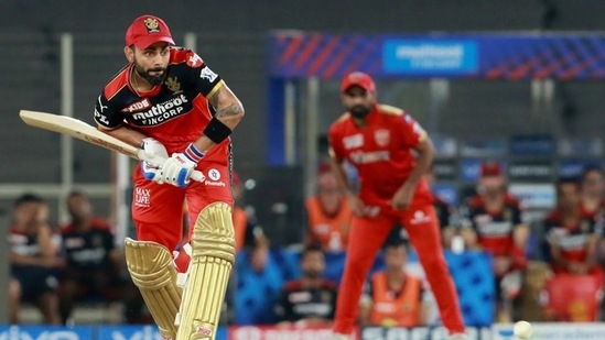 Virat Kohli struggled to get going in chase.(IPL)