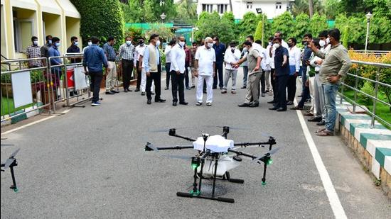 The drones with a capacity to ferry 35-40 kilograms of materials can be used for delivering medicines and essential goods besides sanitising the areas. (HT photo) The drones with a capacity to ferry 35-40 kilograms of materials can be used for delivering medicines and essential goods besides sanitising the areas. (HT photo)
