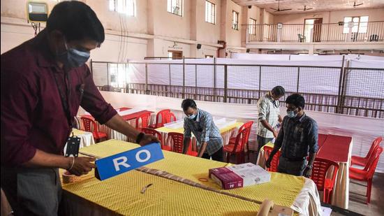 Kochi: Preparation underway on the eve of counting day of Kerala Assembly Polls, in Kochi, Saturday, May 1, 2021. (PTI Photo)(PTI05_01_2021_000151A) (PTI) Kochi: Preparation underway on the eve of counting day of Kerala Assembly Polls, in Kochi, Saturday, May 1, 2021. (PTI Photo)(PTI05_01_2021_000151A) (PTI)
