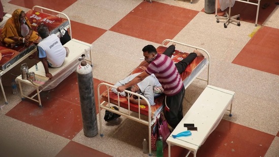 A view inside Rajasthan University of Health Sciences Hospital where the ground floor lobby and corridors have been converted to into a ward with oxygen beds for Covid-19 patients, in Jaipur on April 30. The latest spike in India's daily case count follows 10 consecutive days over 300,000 total number of Covid-19 cases. With this, India’s total caseount has topped 19 million.(Himanshu Vyas / HT Photo)