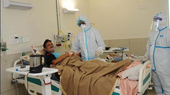 Panchkula also logged 8,014 fresh coronavirus infections with an average 400 infections being reported daily, which contributed to 38% of the district’s Covid case count. (HT File) Panchkula also logged 8,014 fresh coronavirus infections with an average 400 infections being reported daily, which contributed to 38% of the district’s Covid case count. (HT File)