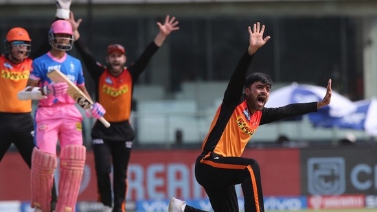 SRH struck early through Rashid Khan, who dismissed Yashasvi Jaiswal for 12 in the third over. (IPL)