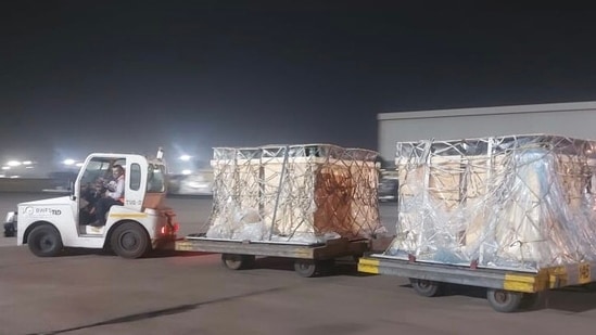 A flight from the USA carrying 1,000 oxygen cylinders, regulators and other medical equipment landed in India on Saturday night. (MEA/Twitter) A flight from the USA carrying 1,000 oxygen cylinders, regulators and other medical equipment landed in India on Saturday night. (MEA/Twitter)