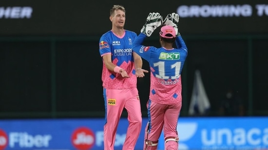 IPL's most expensice player Chris Morris, once again, came good with the ball. During his spell of four overs, he picked up 3 wickets for 29 runs. His scalps included Vijay Shankar and Kedar Jadhav and didn't allow the middle-order to settle down.