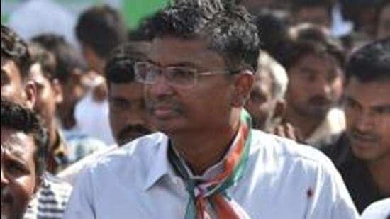 Satish Jarkiholi makes strong gains against BJP’s Mala Suresh Angadi in Belagavi bypolls Satish Jarkiholi makes strong gains against BJP’s Mala Suresh Angadi in Belagavi bypolls