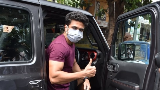 Saqeeb Saleem seen stepping out of his car in Andheri on Sunday.(Varinder Chawla)
