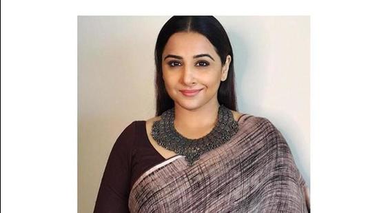 Vidya Balan in a linen saree (Photo: Instagram/balanvidya)