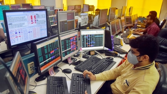 Shareholders react as Sensex and Nifty trade in Mumbai(ANI Photo)