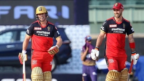 AB de Villiers (L) and Glenn Maxwell (R) during RCB vs KKR IPL 2021 match in Chennai(IPL)