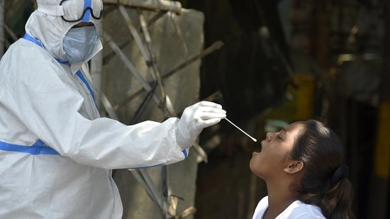 In the last 24 hours, 16,547 patients recovered from the disease, taking the total number of cured people to 1,06,58,094.(File Photo)