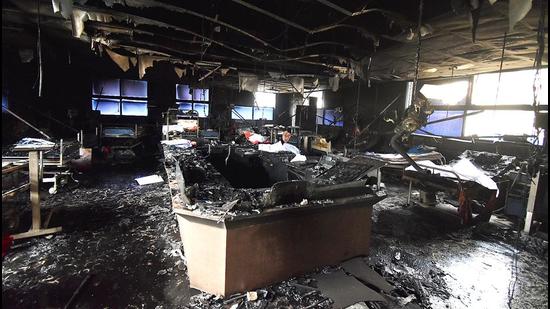 A fire broke out at Vijay Vallabh Hospital in Virar in Mumbai. (HT file) A fire broke out at Vijay Vallabh Hospital in Virar in Mumbai. (HT file)