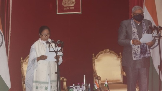 TMC supremo Mamata Banerjee took oath as the chief minister of West Bengal today. (Samir Jana/HT) TMC supremo Mamata Banerjee took oath as the chief minister of West Bengal today. (Samir Jana/HT)