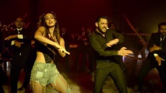 Radhe Title Song Salman Khan Sings About Not Wanting To Live Kuwara Life While Disha Patani Chants His Name Watch Hindustan Times