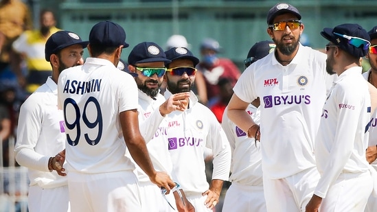 Indian captain Virat Kohli with teammates during a Test match against England(PTI) Indian captain Virat Kohli with teammates during a Test match against England(PTI)