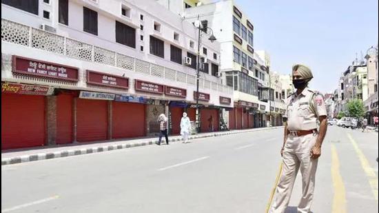Punjab Police ASI suspended, demoted for misbehaving with public - Hindustan Times