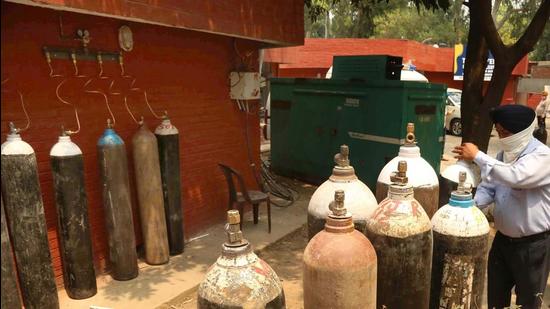 The Centre has allotted 20MT liquid medical oxygen to Chandigarh, which wants it to go up to 35MT. (HT File Photo) The Centre has allotted 20MT liquid medical oxygen to Chandigarh, which wants it to go up to 35MT. (HT File Photo)