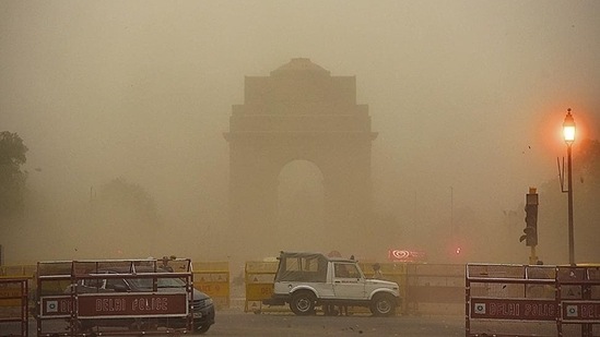 It was a slight relief from the heat for the national capital as it recorded a warm morning with a minimum temperature at 26.2 degrees Celsius.(Sanjeev Verma/Hindustan Times file photo) It was a slight relief from the heat for the national capital as it recorded a warm morning with a minimum temperature at 26.2 degrees Celsius.(Sanjeev Verma/Hindustan Times file photo)