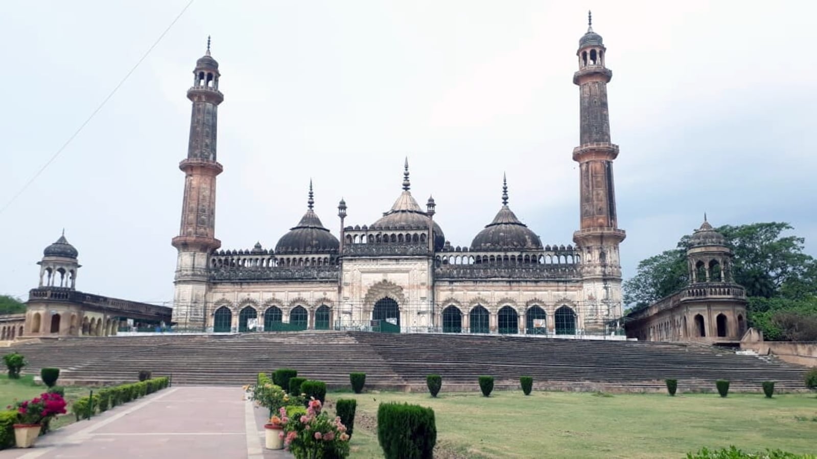 Mosques in Lucknow remain deserted on 'Alvida Jumma' amid Covid-19 ...