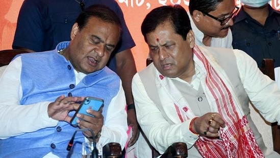 In Assam, however, the BJP leadership in Delhi is yet to decide between Sonowal and Sarma for the top post. In picture - Himanta Biswa Sarma and Sarbananda Sonowal.(ANI)