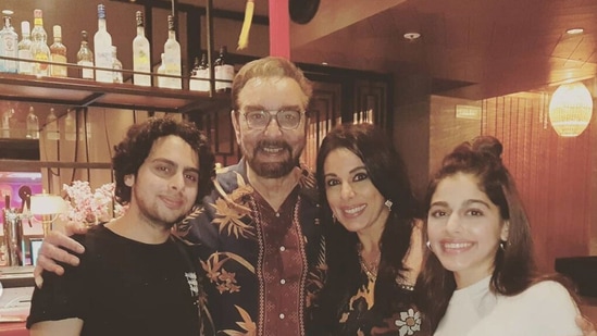 Pooja Bedi with her father Kabir Bedi and children Alaya and Omar.