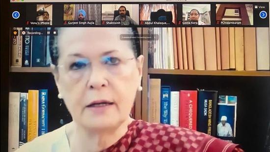 Sonia Gandhi addresses Congress MPs on Friday. (Photo: Congress) Sonia Gandhi addresses Congress MPs on Friday. (Photo: Congress)