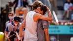 Germany's Alexander Zverev, left, embraces Austria's Dominic Thiem after winning the semi-final match at the Mutua Madrid Open tennis tournament.(AP) Germany's Alexander Zverev, left, embraces Austria's Dominic Thiem after winning the semi-final match at the Mutua Madrid Open tennis tournament.(AP)