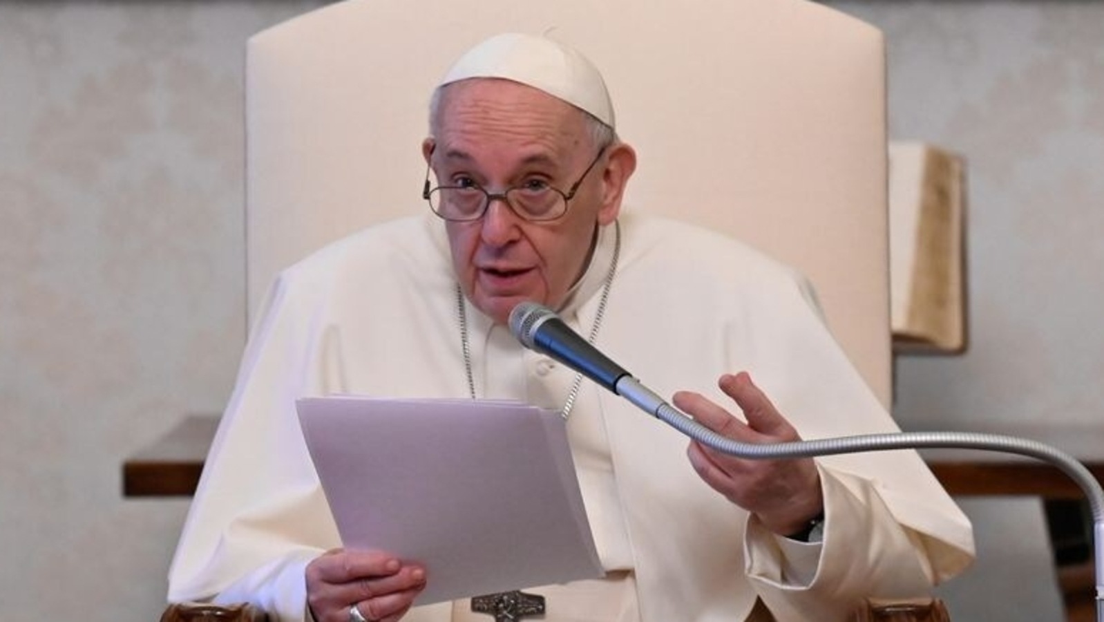 Pope Francis backs waivers on intellectual property rights ...
