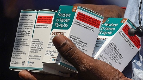 Manohar Lal Khattar said while conducting the screening, the multidisciplinary teams should ensure that the patients having mild and moderate symptoms are immediately given preventive medicines. (PTI)(HT_PRINT)