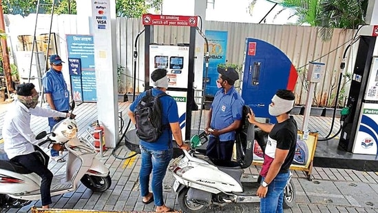 In Sri Ganganagar district of Rajasthan, petrol touched ₹102.15 a litre. (HT Photo ) In Sri Ganganagar district of Rajasthan, petrol touched ₹102.15 a litre. (HT Photo )